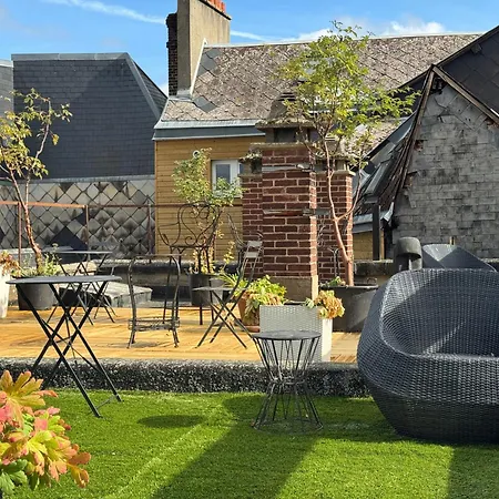 Ξενοδοχείο De La Cathedrale 3*