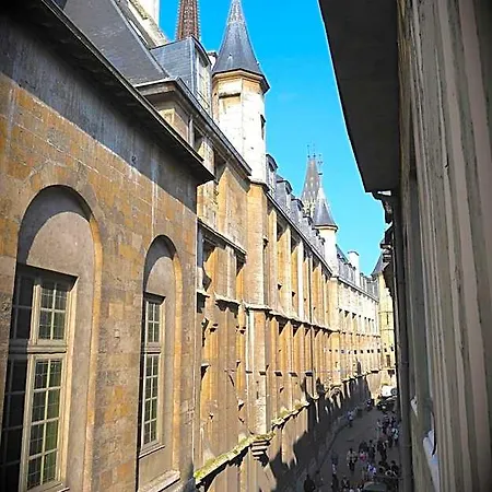 De La Cathedrale Hotel