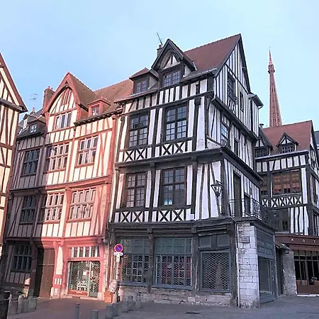 De La Cathedrale Hotel 3*