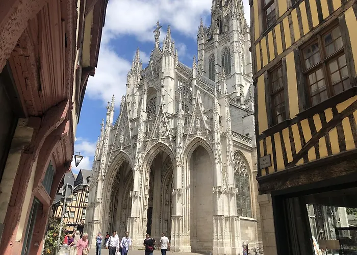 De La Cathedrale 3* روان