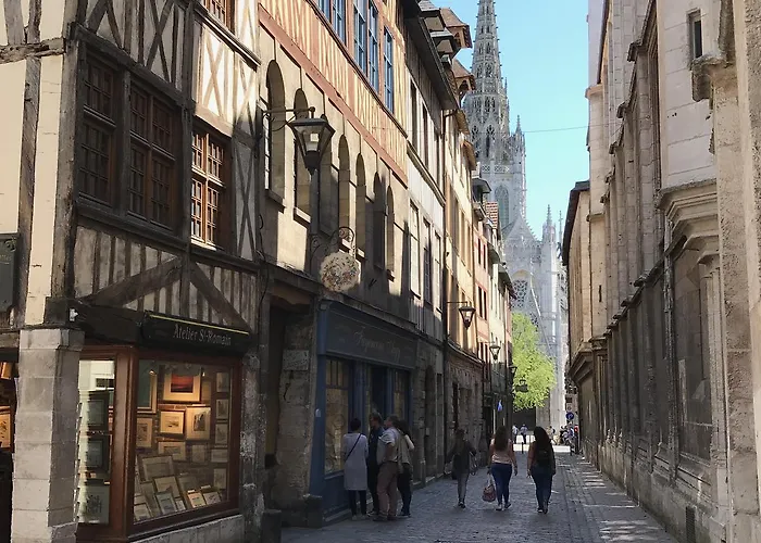 De La Cathedrale فندق 3*