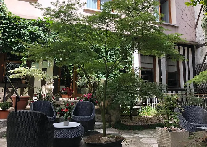 De La Cathedrale 3* روان